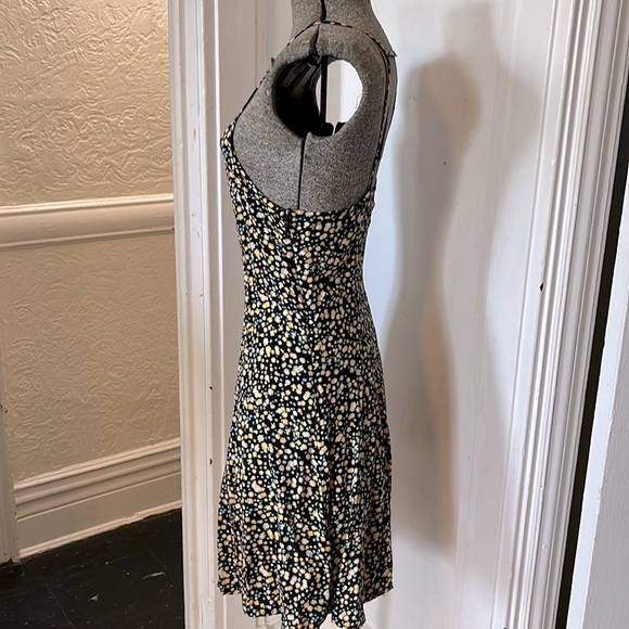 Forever 21 Ditsy Floral Summer Mini Swing Dress with Back Piece, size Medium - Picture 8 of 12